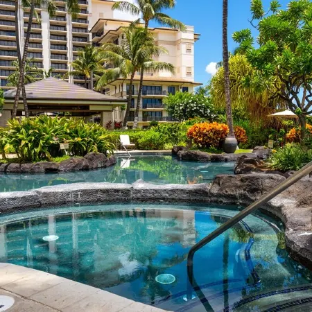 Alluring and Elegant Ocean View Luxurious Beach Villa in Ko Olina