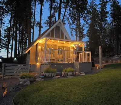 Silver Lake Waterfront Cabin Hotels near Eastern Washington University JFK Memorial Library