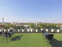 近亞肖布米的金色航空之星飯店 德瓦卡第12区附近的飯店