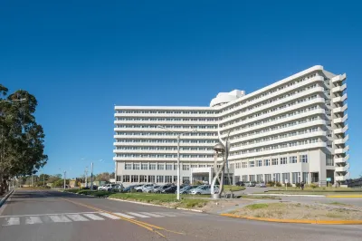 Rayentray Grand Hotel Các khách sạn gần Jl Eventos