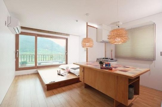 더옐로우펜션 객실