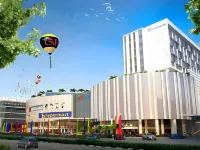 Zamrud Hotel & Convention Hotels in Kejaksan