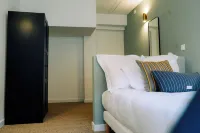 Outsite Bordeaux Các khách sạn gần CAPC Musée d’Art Contemporain