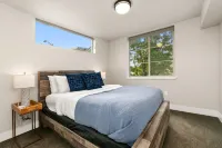 Old Town Modern New Build: Rftp Spa W/ Mtn Views! Hotels in Fort Collins