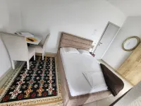 5- Twin room with city view Hotels in 