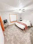 溪畔小屋-普魯登維爾乾淨迷人的三卧室房屋配有WiFi和空調