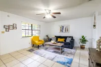 Peaceful 2 Bed, 1 Bath located in midtown, 5 miles from Stadium.