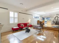 KozyGuru Rose Bay Charming House Near Beach