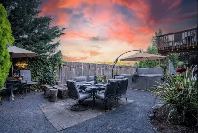 Modern home w/Hot Tub! In small town Sherwood with AC, WiFi, & near wine country Hôtels à proximité de : Hawks View Winery