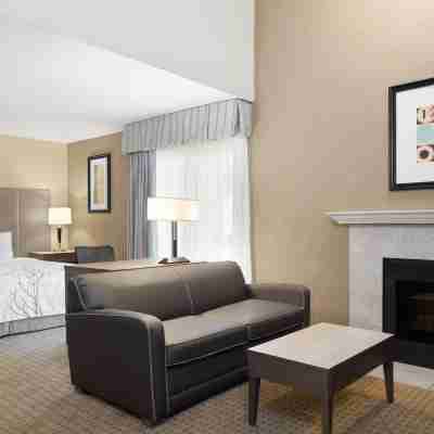 Eastland Suites Hotel & Conference Ctr, Trademark by Wyndham Rooms