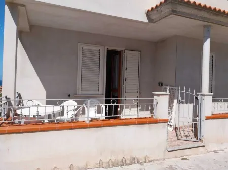 Grand Appartement Près de la Plage Отели в г. Lu Bagnu