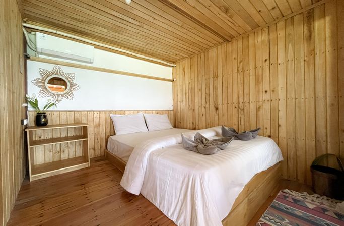 Phinisi Hostel Bira
