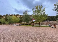 Welcome to Serenity Hills Zion , Sleeps 10 +