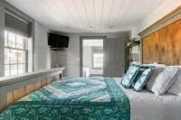 Breathe the Country Air at The Springhouse at Sunnyburn Farm
