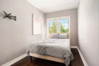 NEW Love Mi Getaway Loft with Deck on Washington Ave 110 Hotels in Grand Haven