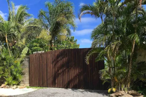 Ocean Front Bungalow Hotels in Tumaraa