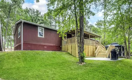 Coco Villa-Hot tub,kayak,paddle,VOLLEYBALL&GAMES! Отели в г. Trinity County