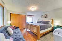 Beachfront Anderson Island Escape: Rainier Views!