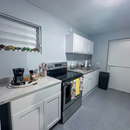 Cozy 2-bedroom apartment in the heart of Bayamón with WiFi & AC