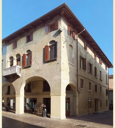 'Palazzo Rossi' Apartment 1A in the old town with balcony, FREE PARKING and WiFi
