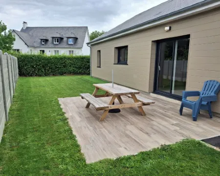 Sainte Mère Eglise au 2 Bis le Vieux Chemin 聖梅爾埃格利斯酒店