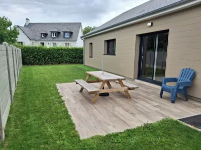 Sainte Mère Eglise au 2 Bis le Vieux Chemin Hotels near Airborne Museum