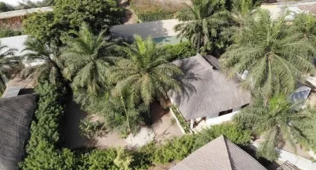 KëR Nibissawe: Villa with a resort style pool at guarded residence by the beach Отели в г. Кап Скиррен