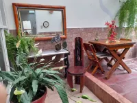 Fantastic 4 bedroom, modern, comfortable, spacious central, close to everything