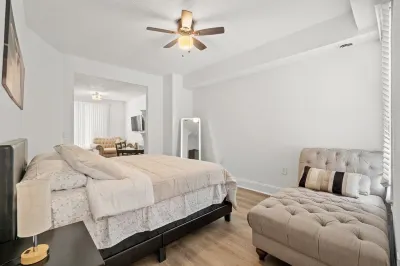 Unit #1 - 1-bedroom condo in amazing Washington Close to Howard University, Hotels in 