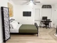 Pool House near Downtown Round Rock