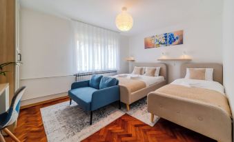 Family Friendly Apartment with Parking - Happy Rentals