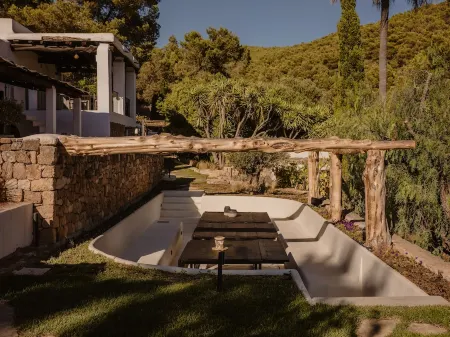 Luxurious Finca 4,5 Hectares property nearby Ibiza Town Отели в г. Сан-Хосе