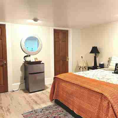 Calm and Private Room in NE Portland Rooms