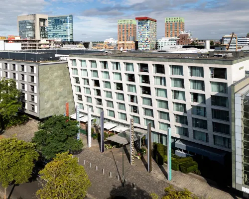 Radisson Blu Media Harbour Hotel, Düsseldorf Hotels near City gate