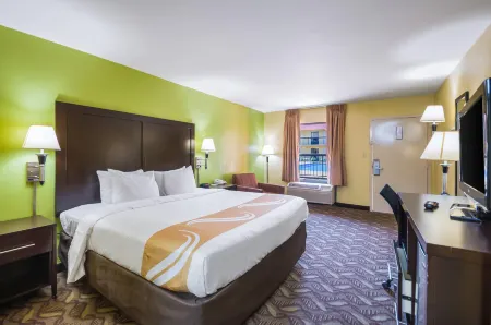 Quality Inn Fredericksburg-Central Park Area Отели рядом с достопримечательностью «Терминус оф Вирджиния Рейлуэй Трейл»