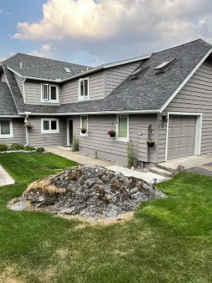 Cozy 1-bedroom apartment in tranquil Bigfork with WiFi