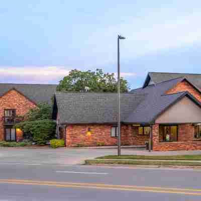 Eastland Suites Hotel & Conference Ctr, Trademark by Wyndham Hotel Exterior