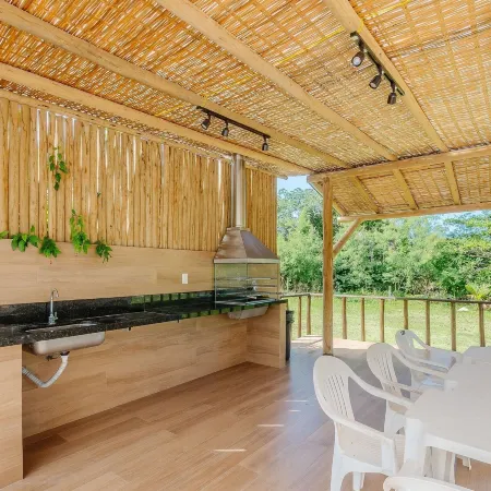Spacious House w/ Pool in Guarajuba Cag0003