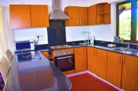Cozy 2-bedroom apartment  adjacent to world renowned Ol Pejeta Conservancy Hotels in Segera