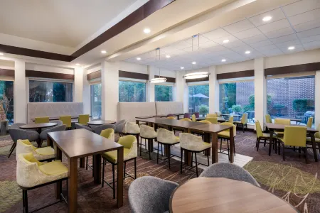 Hilton Garden Inn Atlanta/Peachtree City Отели в г. Терин