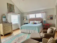 Oceanfront 5 bedroom in Nags Head, NC Outer Banks. Art lovers home.