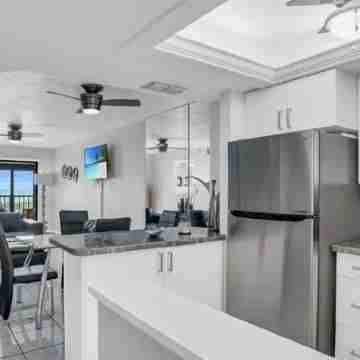 Gorgeous Gulf-View condo in Fort Myers Beach Florida Others