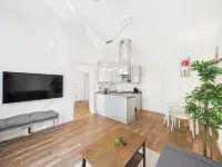 Central modern apartment I balcony I up to 4 persons