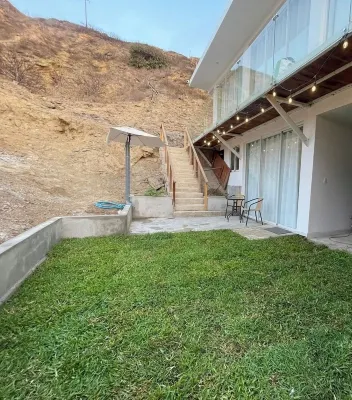 Sweet Studio: Cozy One-Bedroom with WiFi & AC, Just Steps from Punta Sal Beach!