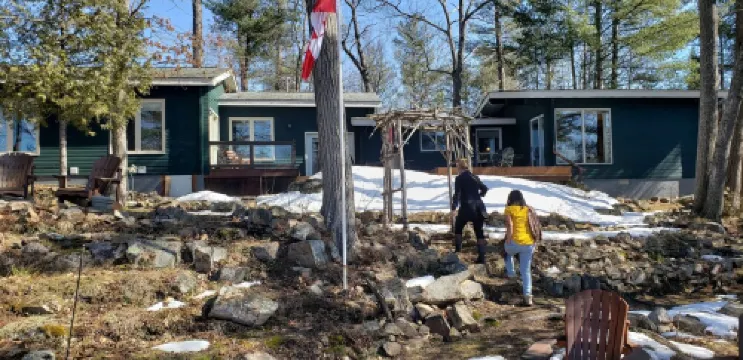 River Front Cottage Washago, gateway to Muskoka  3BRs, 2.5 Baths. Easy Access