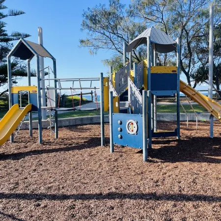 Beach Stay  Partial Ocean Views Family Friendly 2 mins walk to the beach!