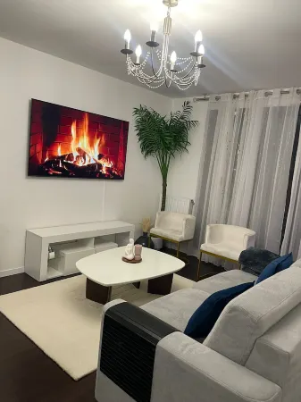 Bel Appartement à 8 Minutes de Versailles et à 25 Minutes de Paris Centre Отели в г. Сен-Сир-л'Эколь