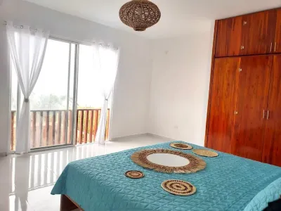 Montañita beach, Beachfront Villa with pool with a side bbq Olón Ecuador附近的飯店