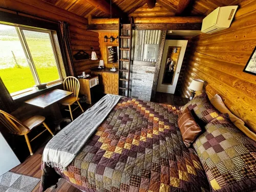 Cabin 5 at the Almo Inn Near City of Rocks/Castle Rocks Parks in Idaho