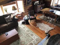 4 Season/4 bedroom  Log Home in Southampton. Walking distance to downtown/beach